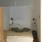 S3 Residences Ilka Serviced Cozy 公寓